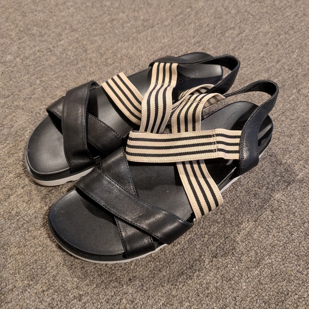 Aerosoles Kings Park Black and Off White Stretch Strappy‎ Sandals Women's 9
